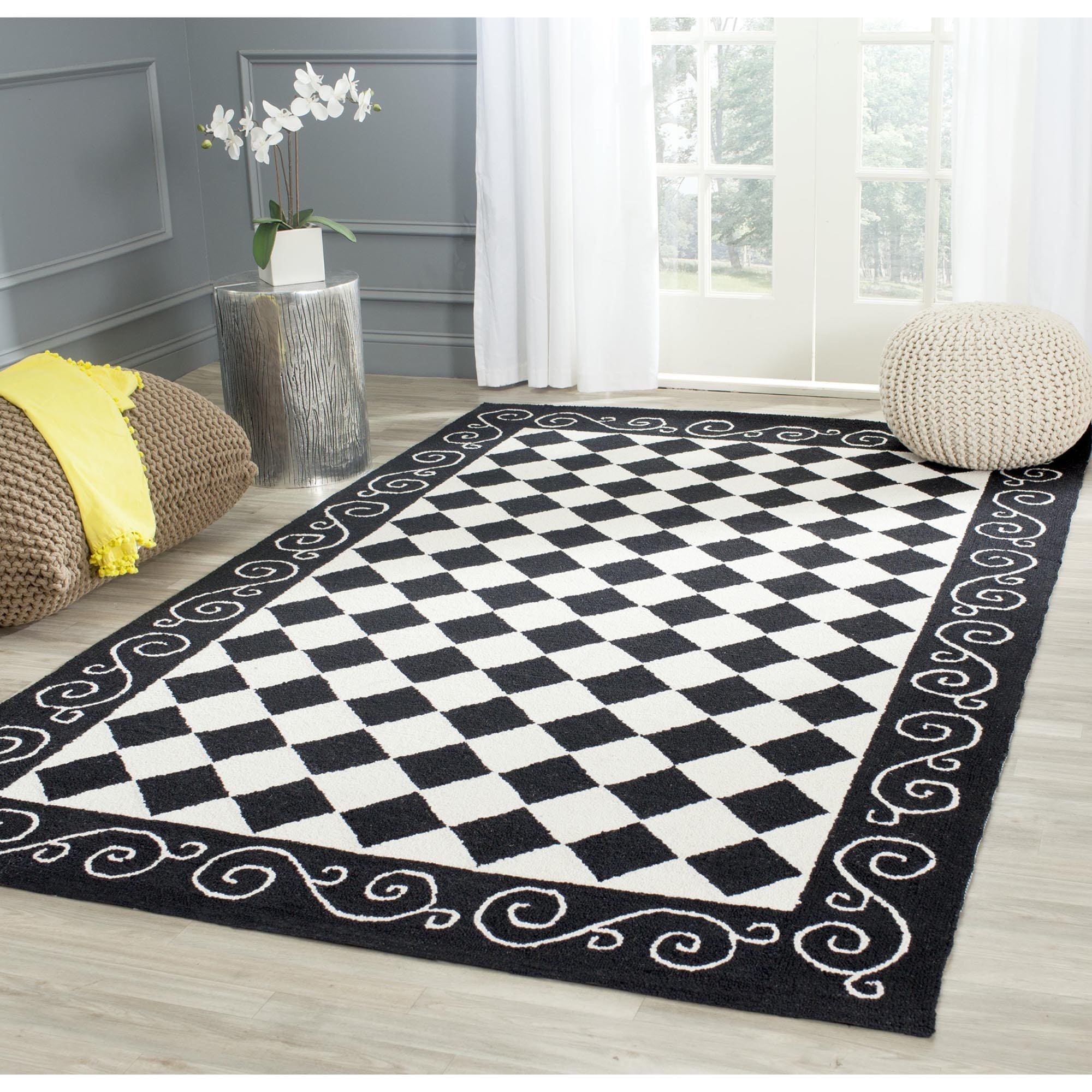 Hand hooked Diamond Black/ Ivory Wool Rug (39 X 59)