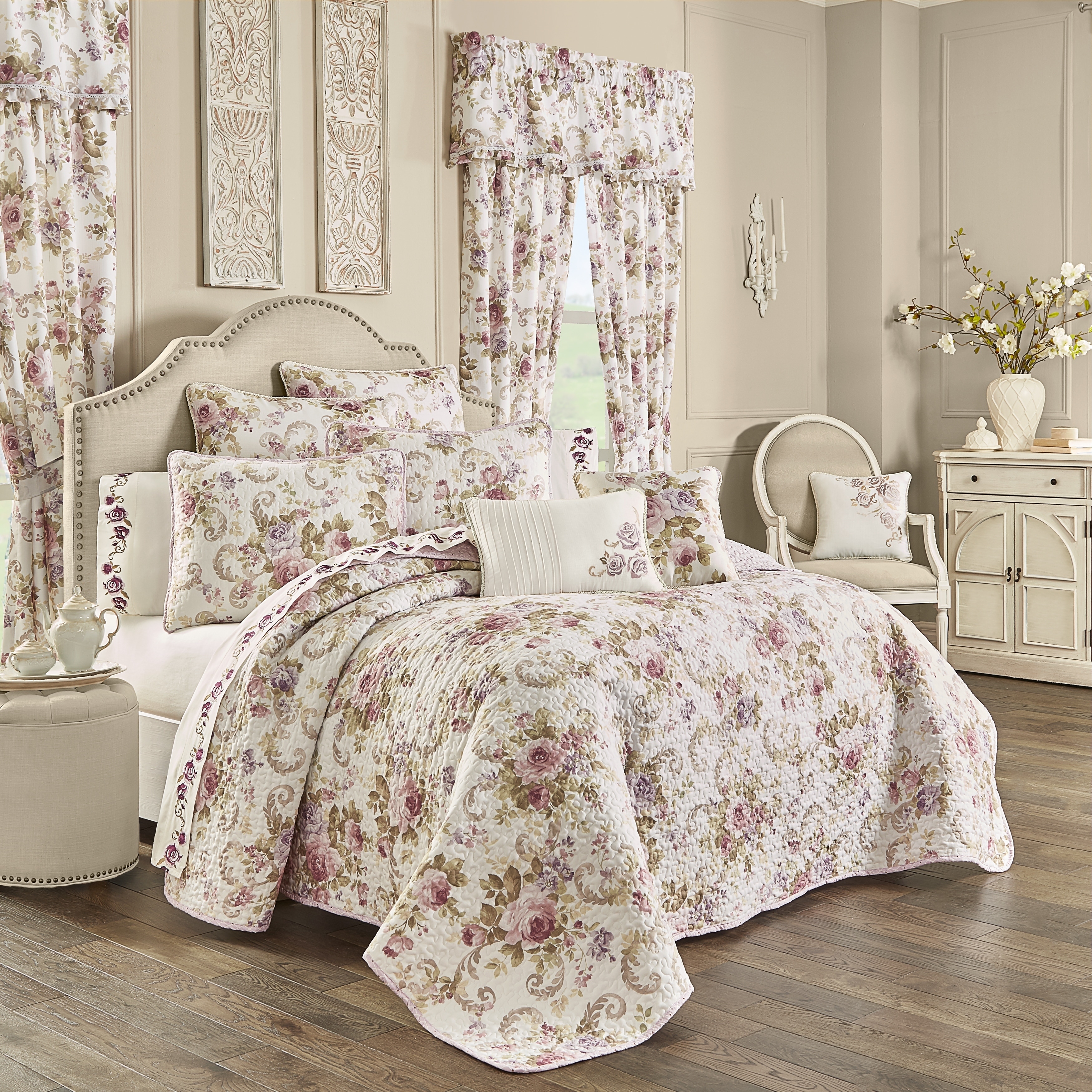 The Gray Barn Warwick Classic Floral 3 Piece Quilt Set
