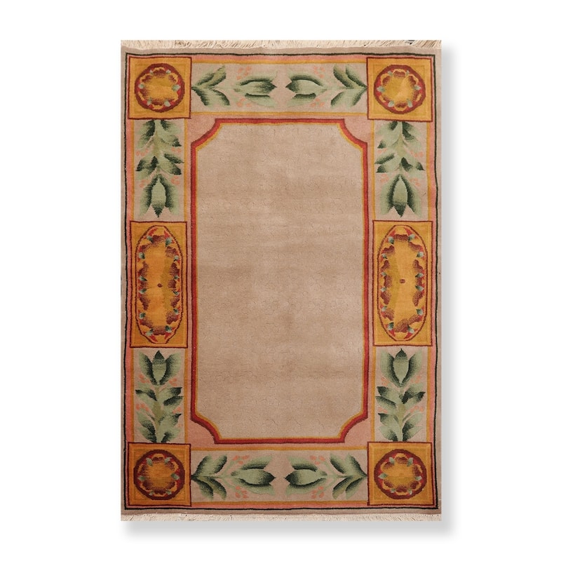 Hand Knotted Wool Tibetan Oriental Area Rug (3'9"x5'9") - 4'1" x 6'2"