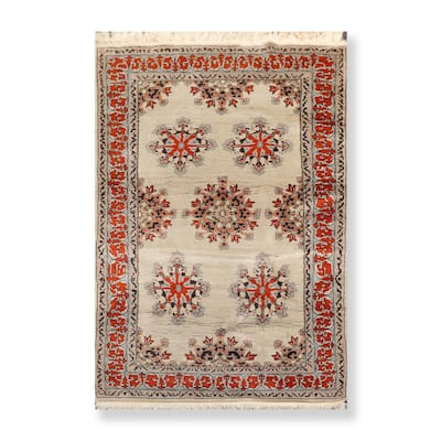 Hand Knotted Wool Kerman Persian Oriental Area Rug (4'x6') - 4'1" x 6'2"