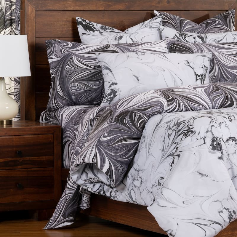 Siscovers Carrara/ Black Ash Reversible Luxury Duvet Cover