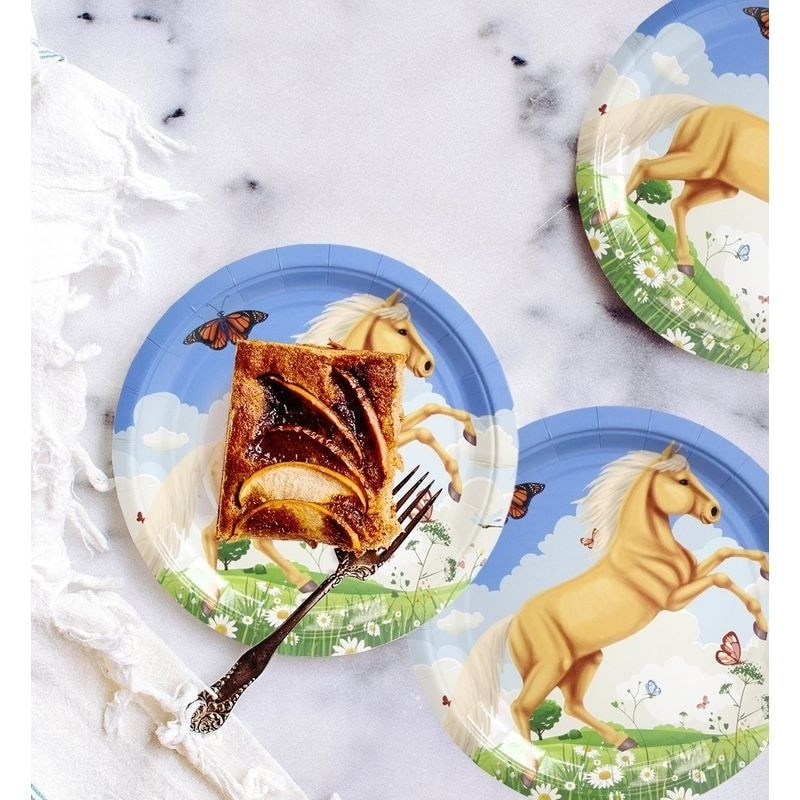 horse paper plates