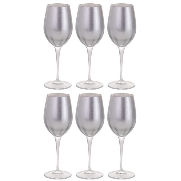 water goblet or wine glass