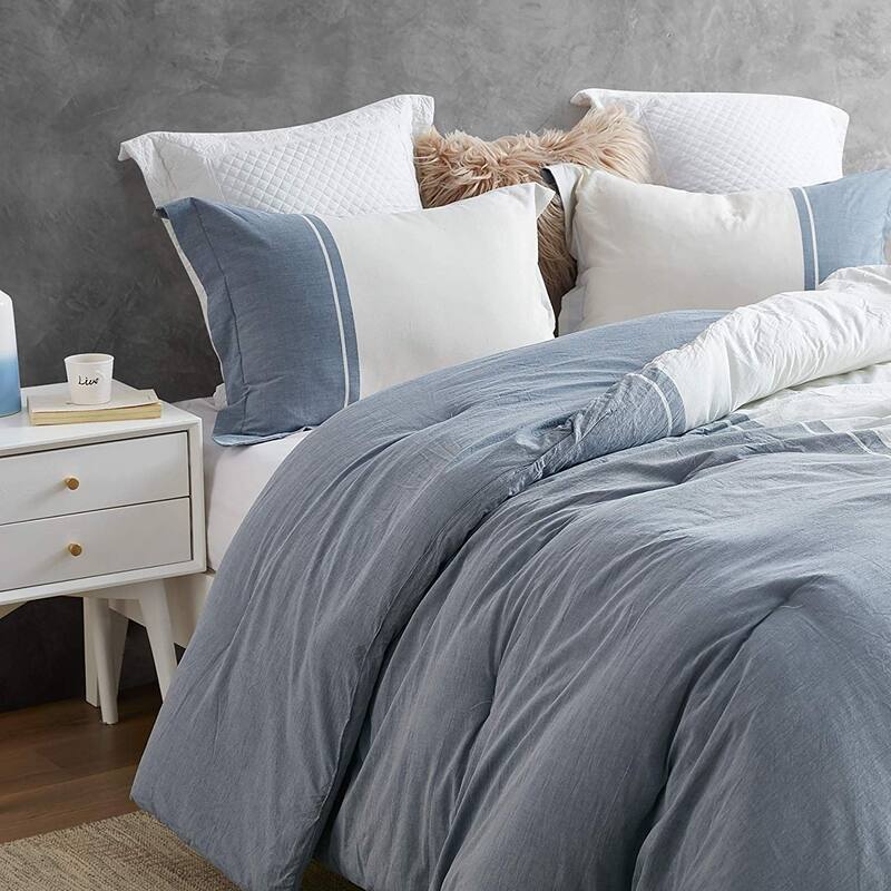 Half Moon - Blue and Ivory - Yarn Dyed Comforter