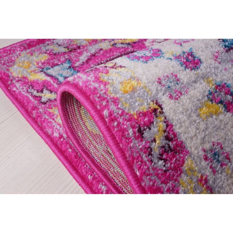 LaDole Rugs Darcy Persian Traditonal Design Mat in Pink