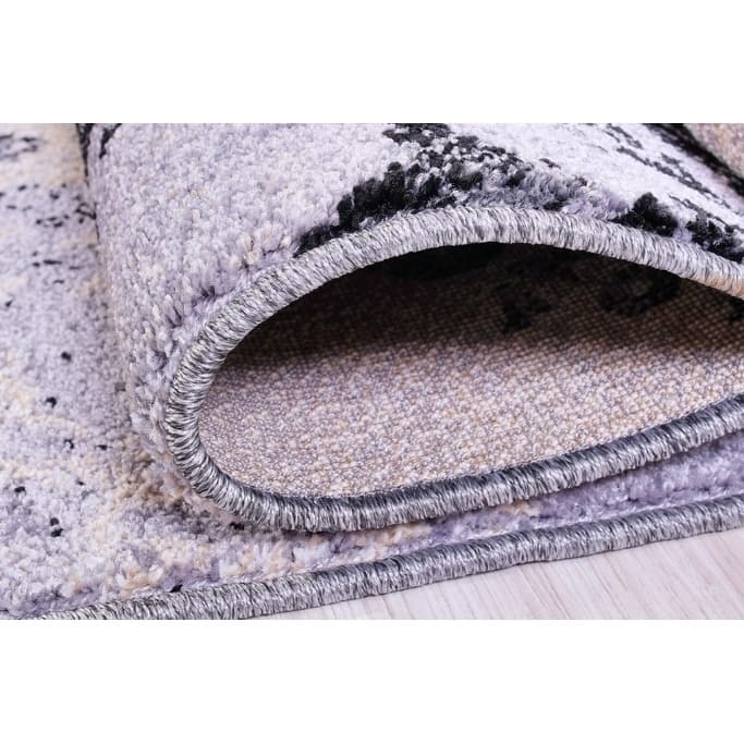 LaDole Rugs Milan Classic Damask Style Mat in Black and Gold