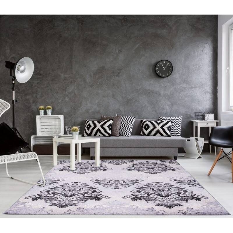 LaDole Rugs Milan Classic Damask Style Mat in Black and Gold
