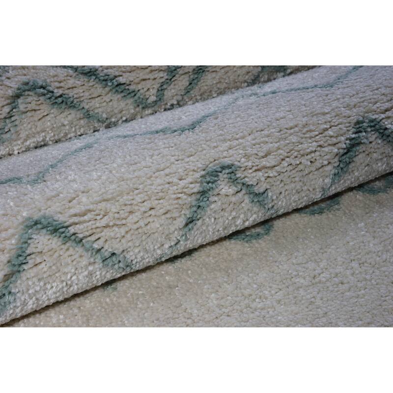 LaDole Rugs Contemporary Trellis Area Rugs in Ivory Dark Grey