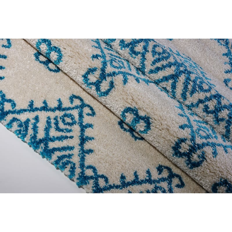 LaDole Rugs Soft Trellis Geometric Area Rug in Ivory Dark Grey 4x6