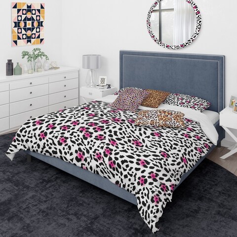 Designart 'Glam Leopard Pattern' Mid-Century Modern Duvet Cover Comforter Set