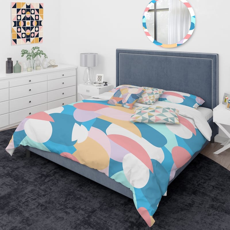 Designart 'Retro Geometrical Abstract Pattern II' Mid-Century Modern Duvet Cover Comforter Set