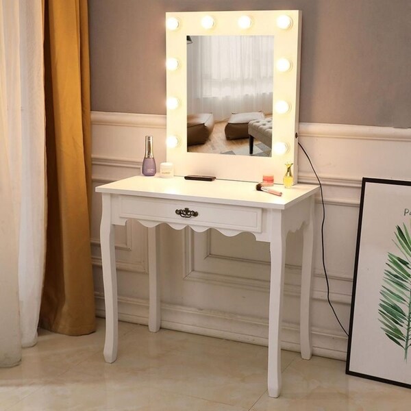 dressing table with bulb mirror