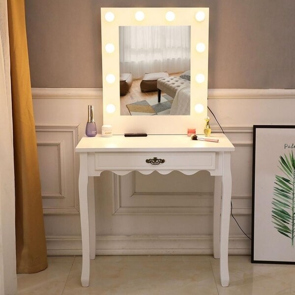 dressing table with bulbs