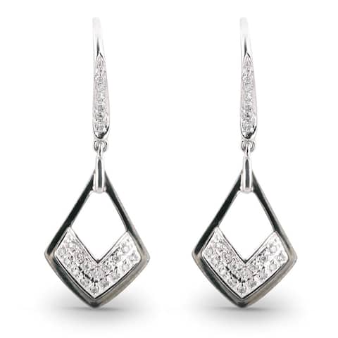 14k White Gold Dangling Earrings with 0.19ct Round White Diamonds
