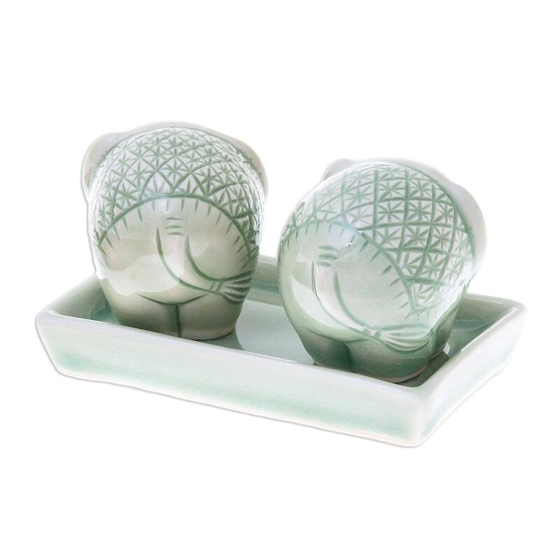 Handmade Elephant Texture Celadon Ceramic Salt And Pepper Shaker, Set of 3 (Thailand) - N/A