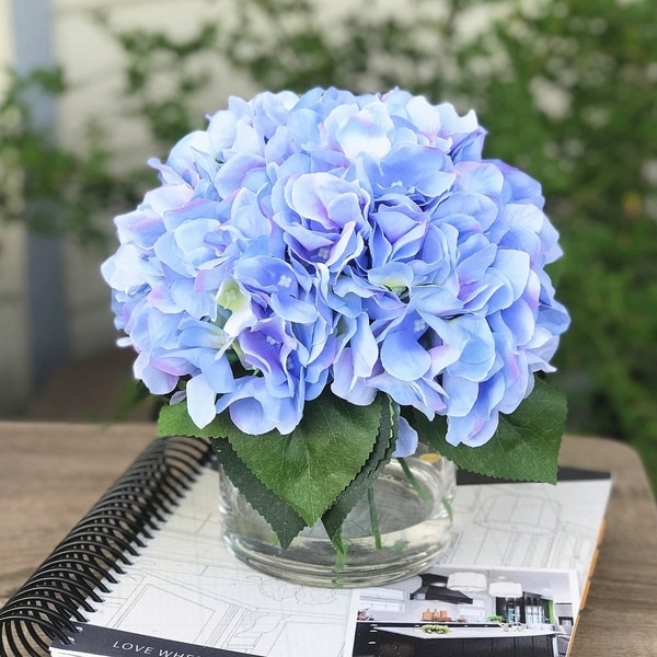 Enova Home Silk Hydrangea Flower Arrangement in Clear Vase with Faux Water For Home Wedding Centerpiece