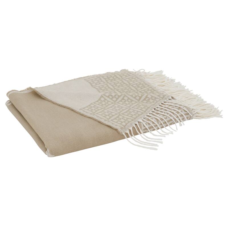 Fringed Throw With Medallion Design