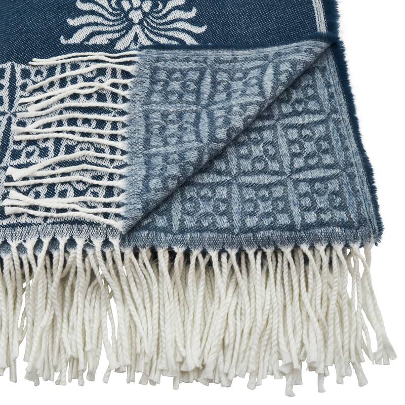 Fringed Throw With Medallion Design