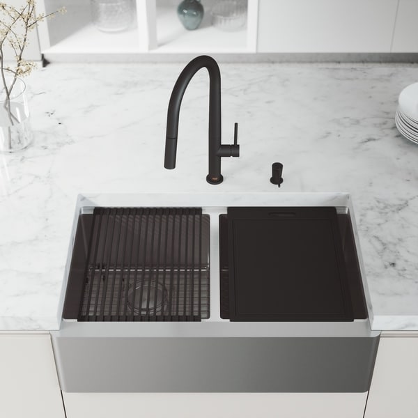 VIGO 33" Oxford Stainless Steel Flat Apron Front 2-Bowl Kitchen Sink Workstation with Greenwich Faucet & Soap Dispenser