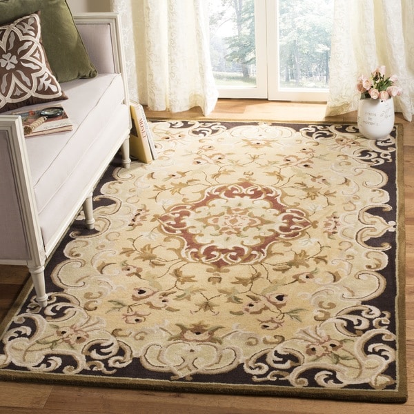 Safavieh Handmade Classic Juliette Gold Wool Rug - 7'6 x 9'6