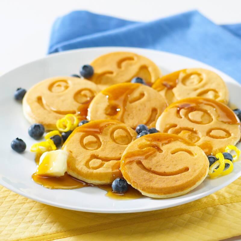 MegaChef Happy Face Emoji 10.5 Inch Aluminum Nonstick Pancake Pan
