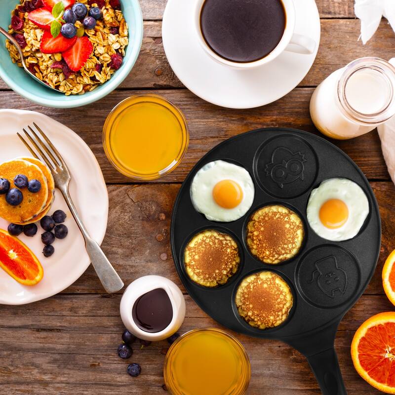 MegaChef Happy Face Emoji 10.5 Inch Aluminum Nonstick Pancake Pan