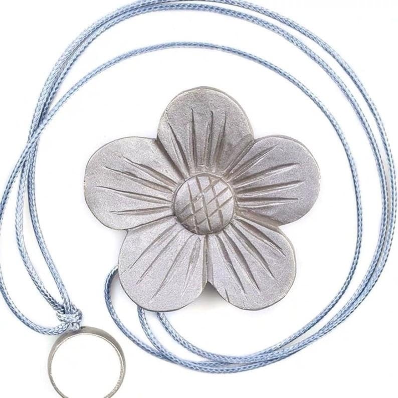 Bad Students Merida Flower Shape Magnetic Curtain Tie backs (Set of 2)