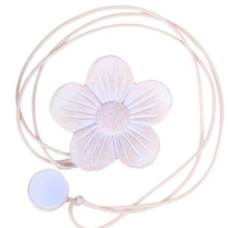 Bad Students Merida Flower Shape Magnetic Curtain Tie backs (Set of 2)