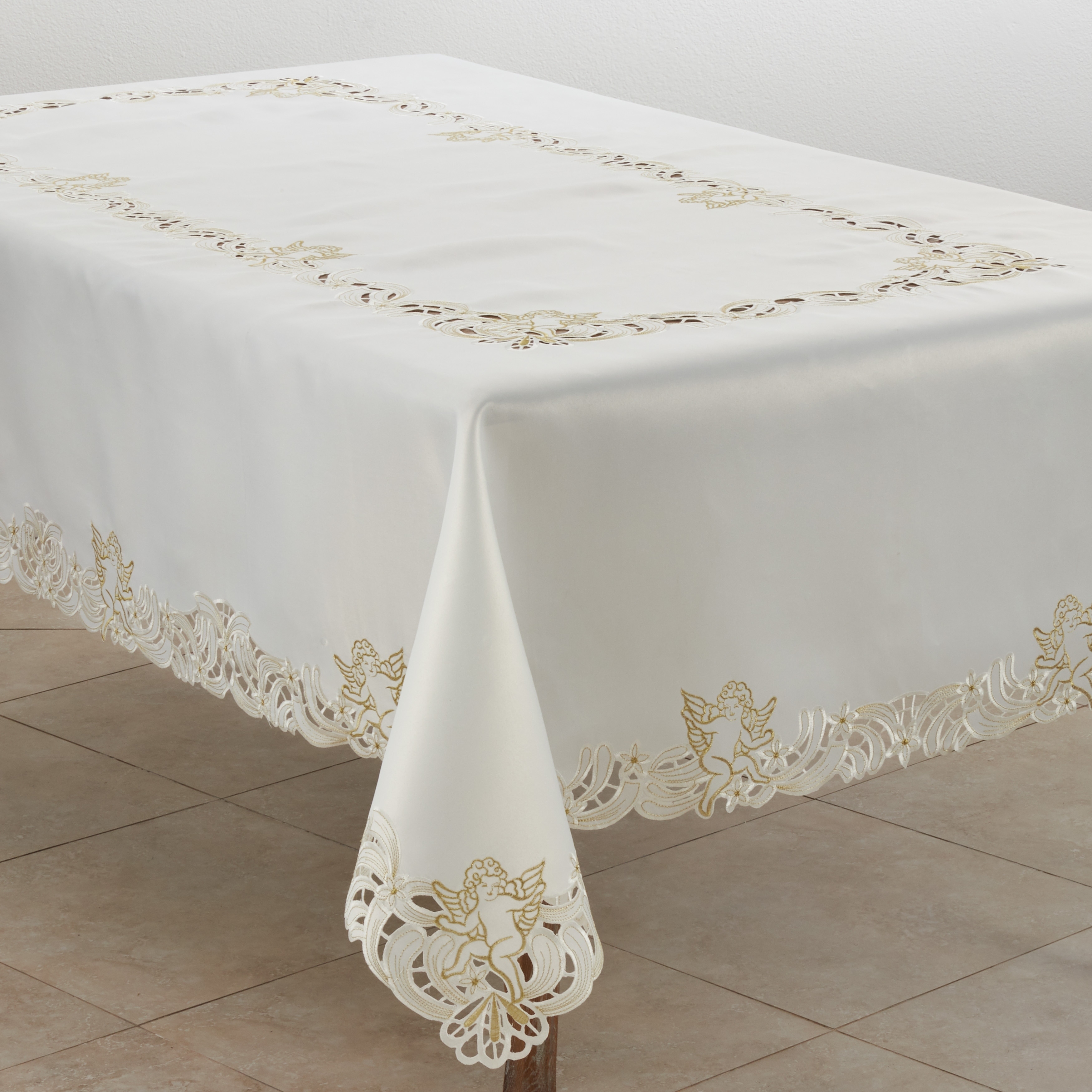 Saro Lifestyle Embroidered Tablecloth with Cupid Design