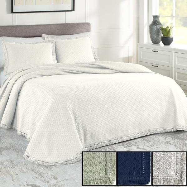 Realeza Woven Jacquard Bedspread Set. Opens flyout.