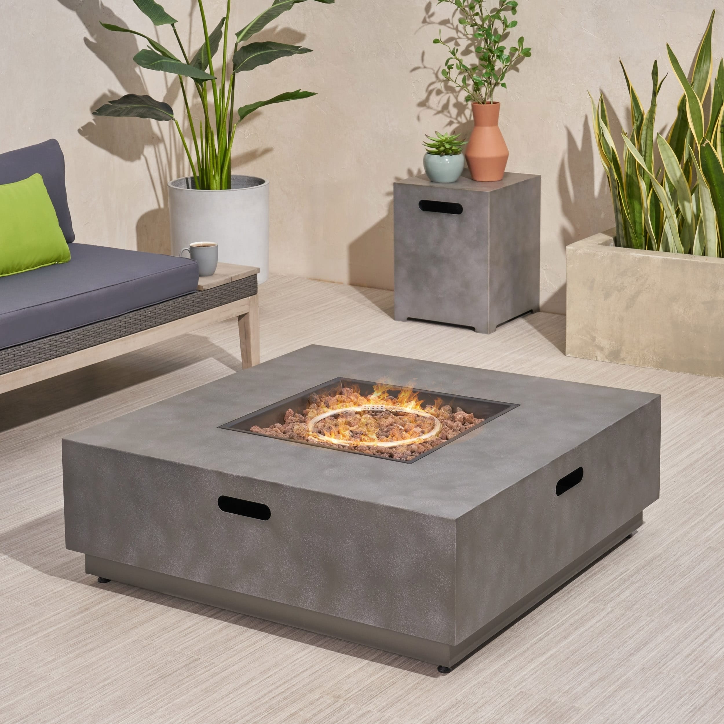 Aidan Circular 50K BTU Outdoor Gas Fire Pit Table with Tank Holder by
