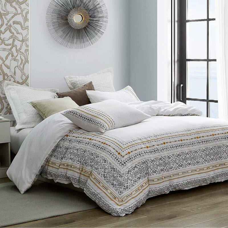 Nafza Zenata Stitched Oversized Comforter
