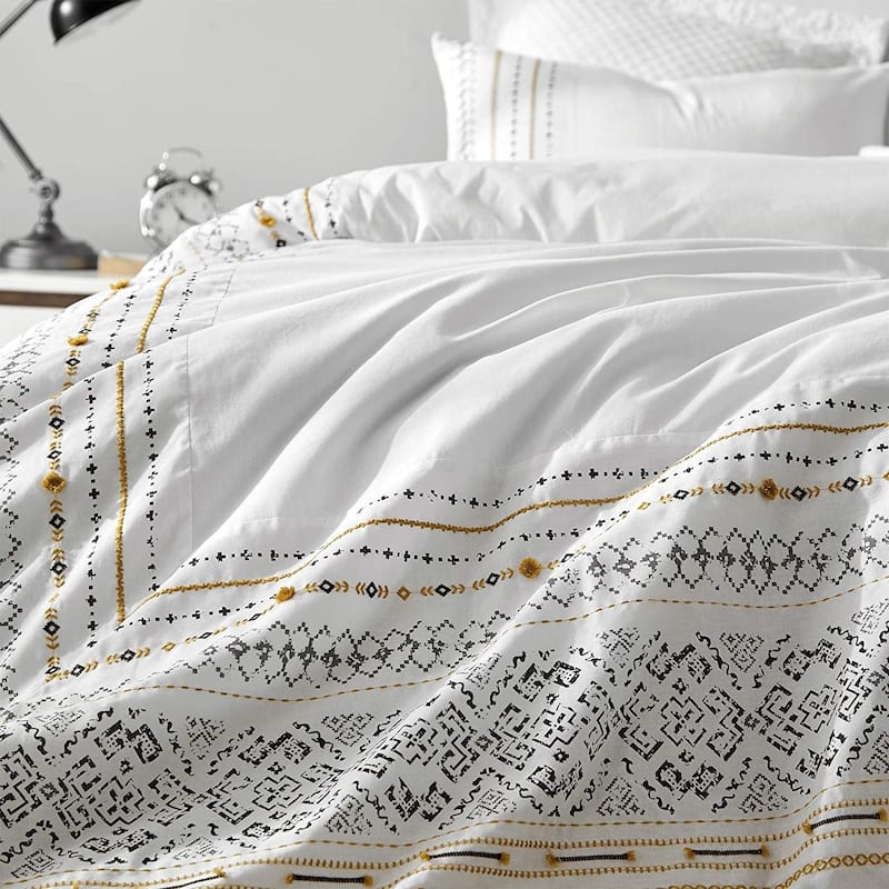 Nafza Zenata Stitched Oversized Comforter