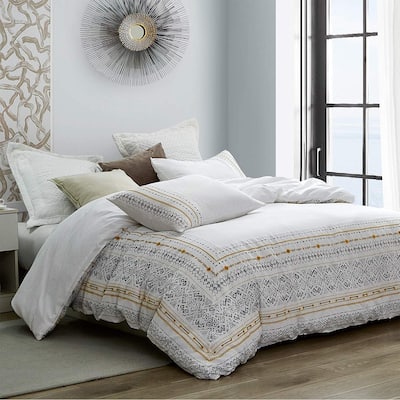 Nafza Zenata Stitched Oversized Comforter