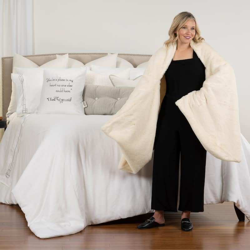 F. Scott Fitzgerald's Luxurious Faux-Fur Flapper Wrap - Off-White - Solid Color