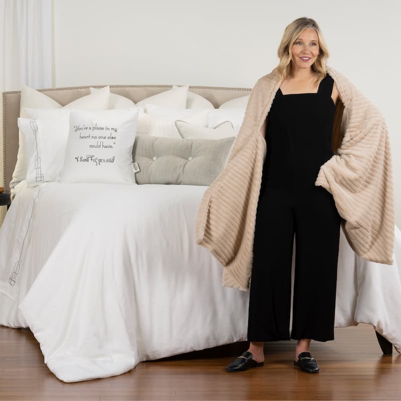 F. Scott Fitzgerald's Luxurious Faux-Fur Flapper Wrap - Off-White - Striped