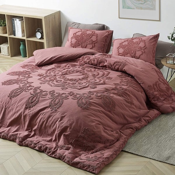 https://ak1.ostkcdn.com/images/products/29663432/Burgundy-Sunset-Duvet-Cover-1b11813a-2ae2-4ca7-a66a-0b9082077a83_600.jpg?impolicy=medium