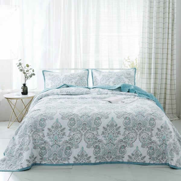 https://ak1.ostkcdn.com/images/products/29669786/Porch-Den-Merle-Floral-Print-3-piece-Oversized-Bedspread-Set-3c930ee6-8aa8-4bf5-94aa-56660b5599a9_600.jpg?impolicy=medium