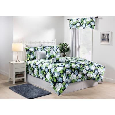 Marseille blue hydrengea on navy background daybed set