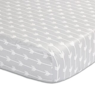 The Peanut Shell Arrow Print Cotton Fitted Crib Sheet in Grey