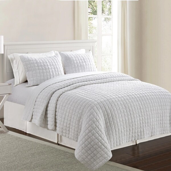 Shop Box Puckered Ultra-Soft Microfiber Quilt Set - Overstock - 29774436