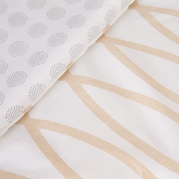 Suite Retreat Brand Madison Geo Gold Cream 8 Piece Comforter Set 1 Comforter 2 Shams 2 Euro Shams 3 Accent Pillows Overstock 29780983 *all links on this page are affiliate links, meaning i get commissions for purchases made through those links on this page at no additional cost to you. usd