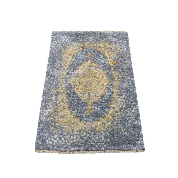 Shahbanu Rugs Gray-Gold Persian Design Wool And Pure Silk Hand Knotted Oriental Rug (2'0" x 3'0") - 2'0" x 3'0"