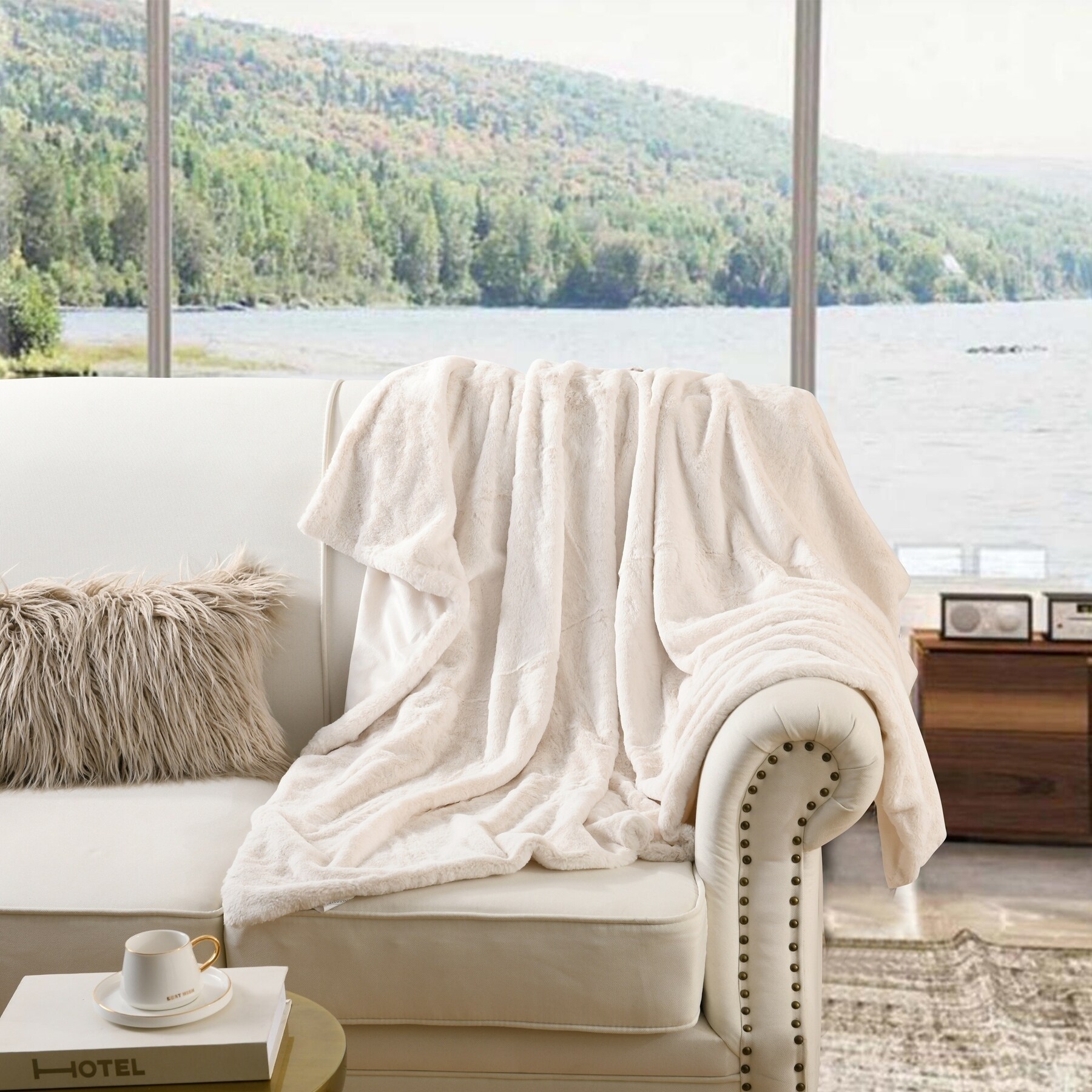 Faux fur Throw Blanket - Bed Bath & Beyond - 29791952