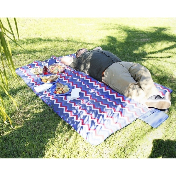 outdoor blanket with waterproof backing