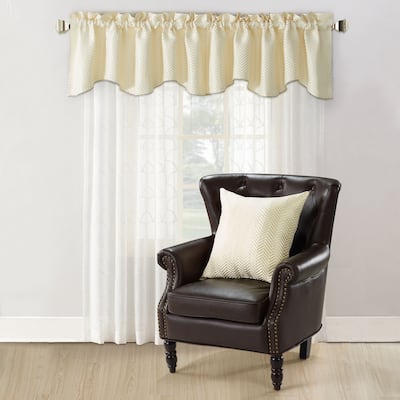 Hoorn Jacquard Valance and Pillow Sham 2-piece Set with Chevron Pattern