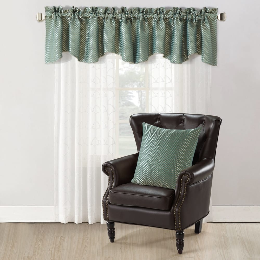 Hoorn Jacquard Valance and Pillow Sham 2-piece Set with Chevron Pattern