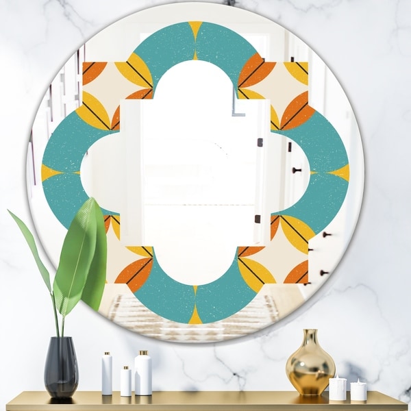 Designart 'Diamond Retro IV' Cottage Round or Oval Wall Mirror - Quatrefoil