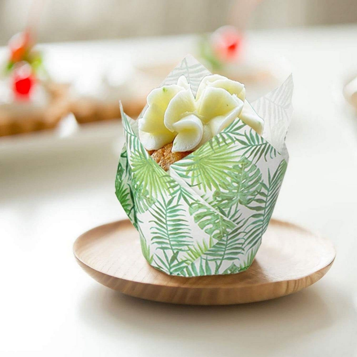 Gold Tulip Cupcake Liners, Foil Muffin Baking Cups (3.35 x 3.5 In