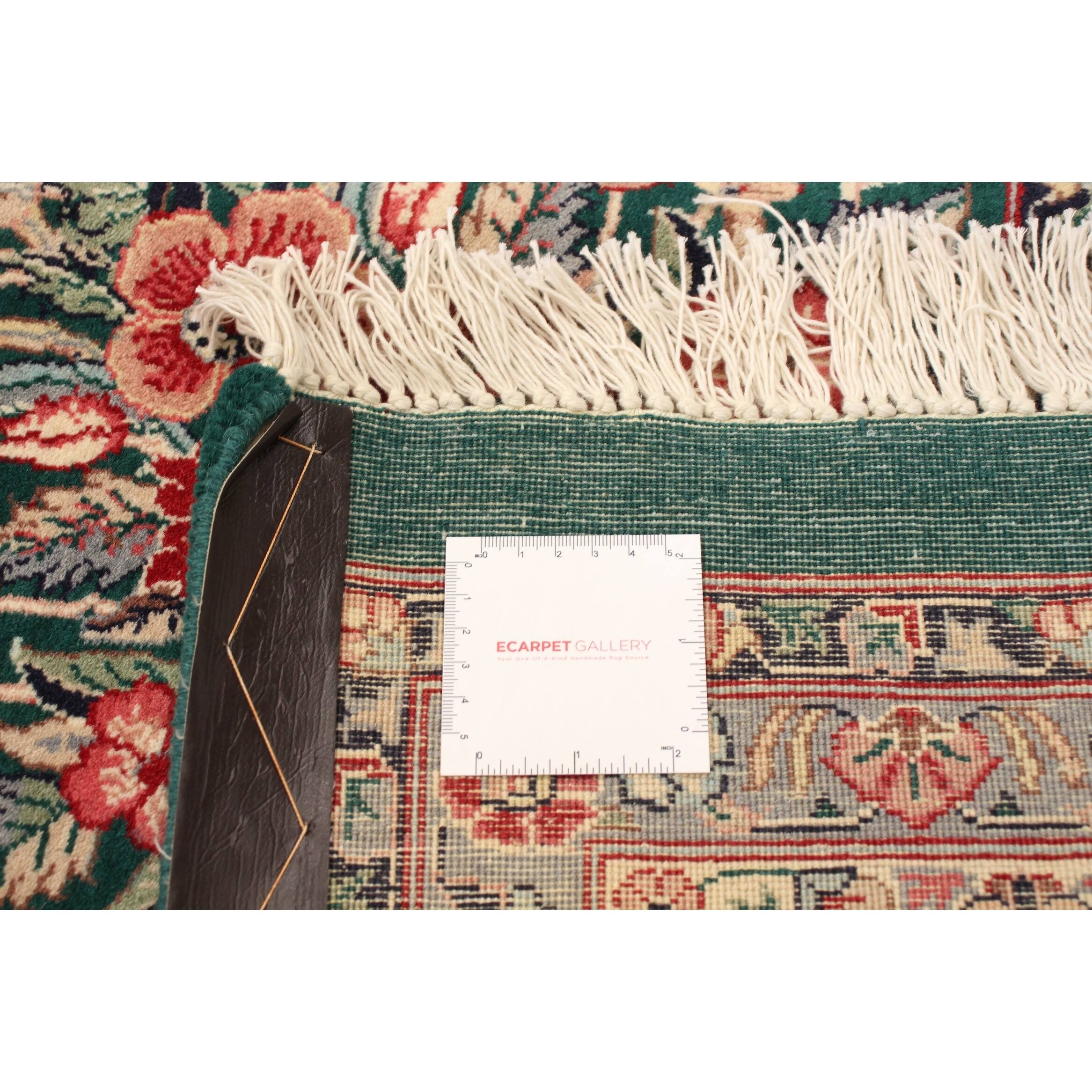 Handknotted Pako Persian Green Wool Rug 9'1 x 12'4/9'1" x 12'4" On